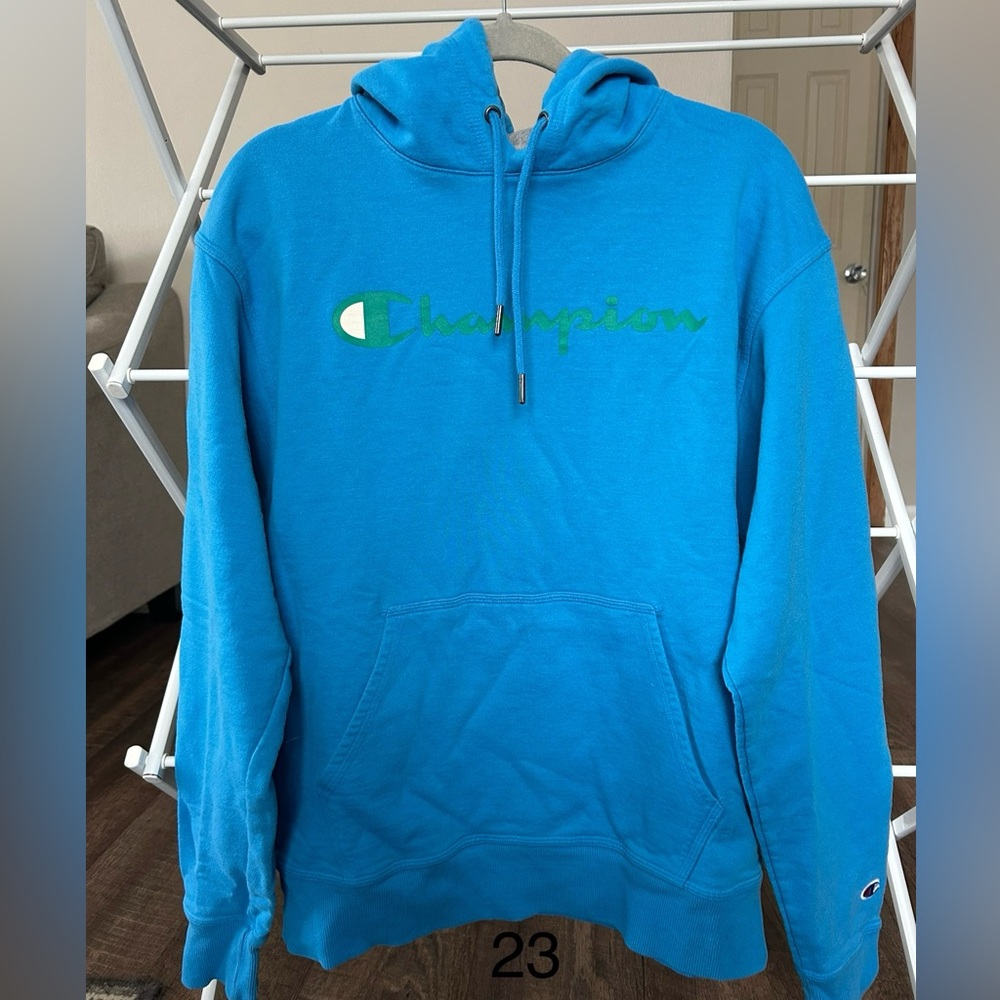 Men’s champion sweatshirt